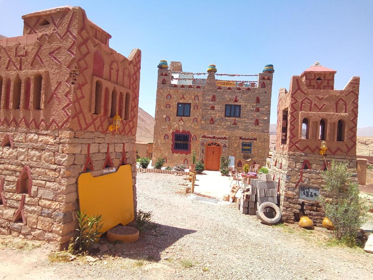 Auberge Hostel Traditionnel 廷吉尔 外观 照片