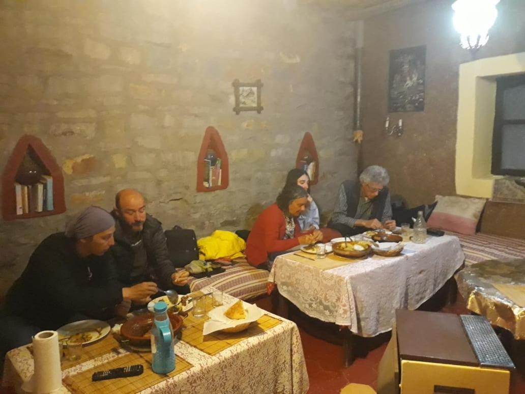 Auberge Hostel Traditionnel 廷吉尔 外观 照片