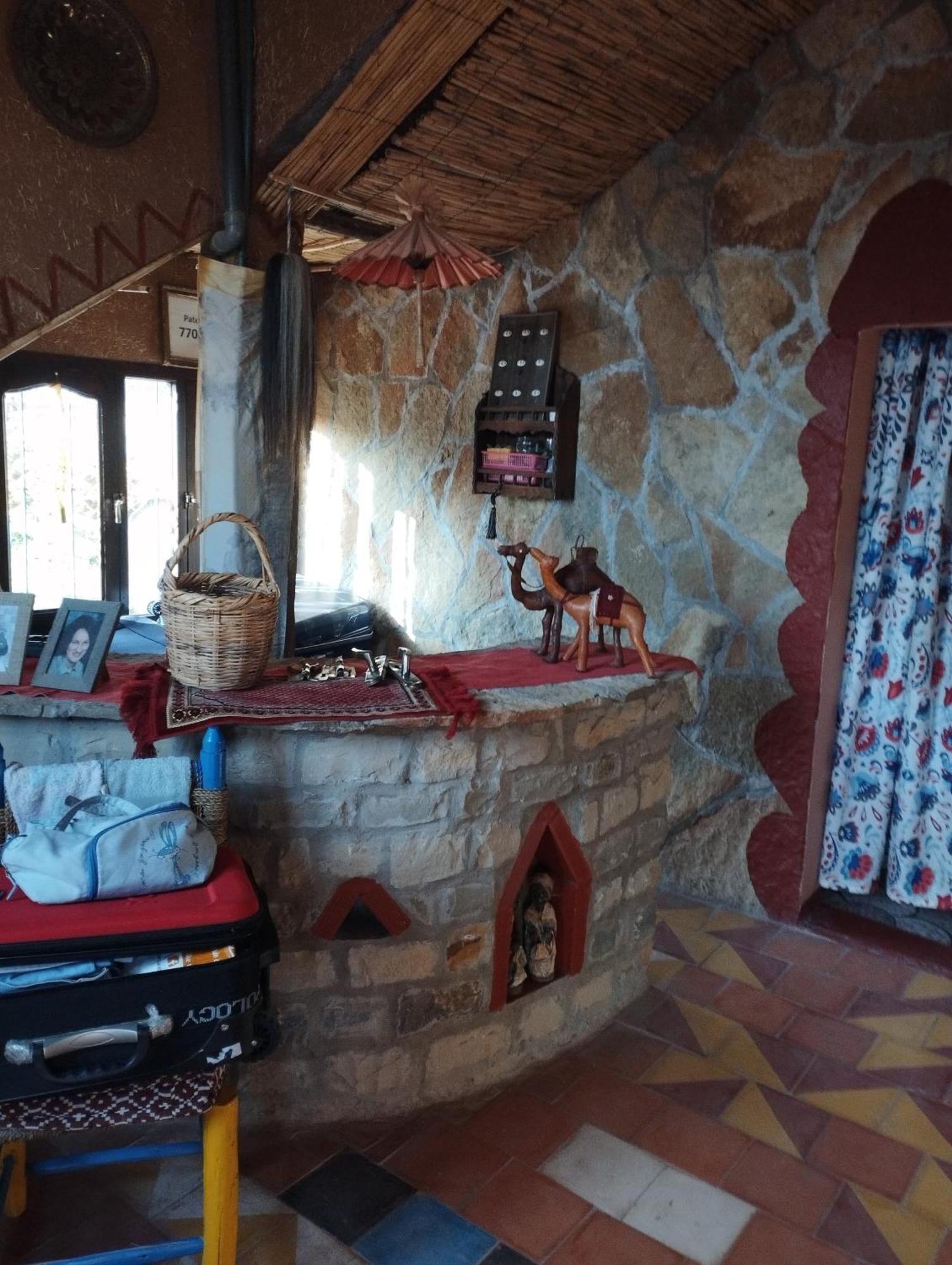 Auberge Hostel Traditionnel 廷吉尔 外观 照片