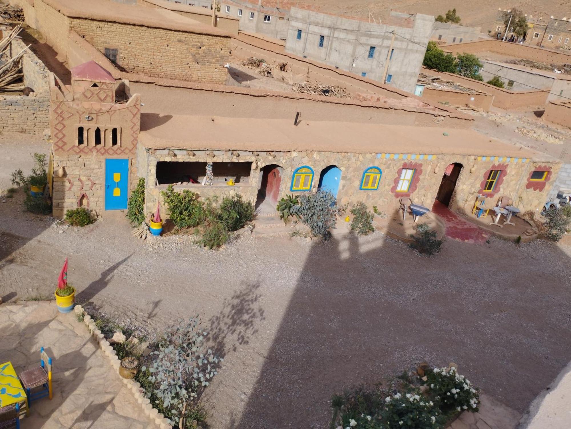 Auberge Hostel Traditionnel 廷吉尔 外观 照片