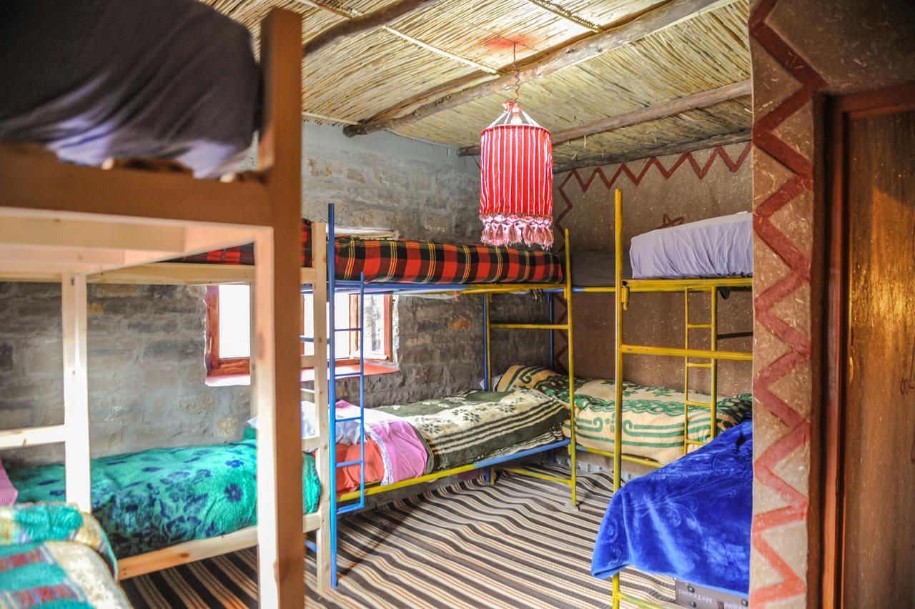 Auberge Hostel Traditionnel 廷吉尔 外观 照片