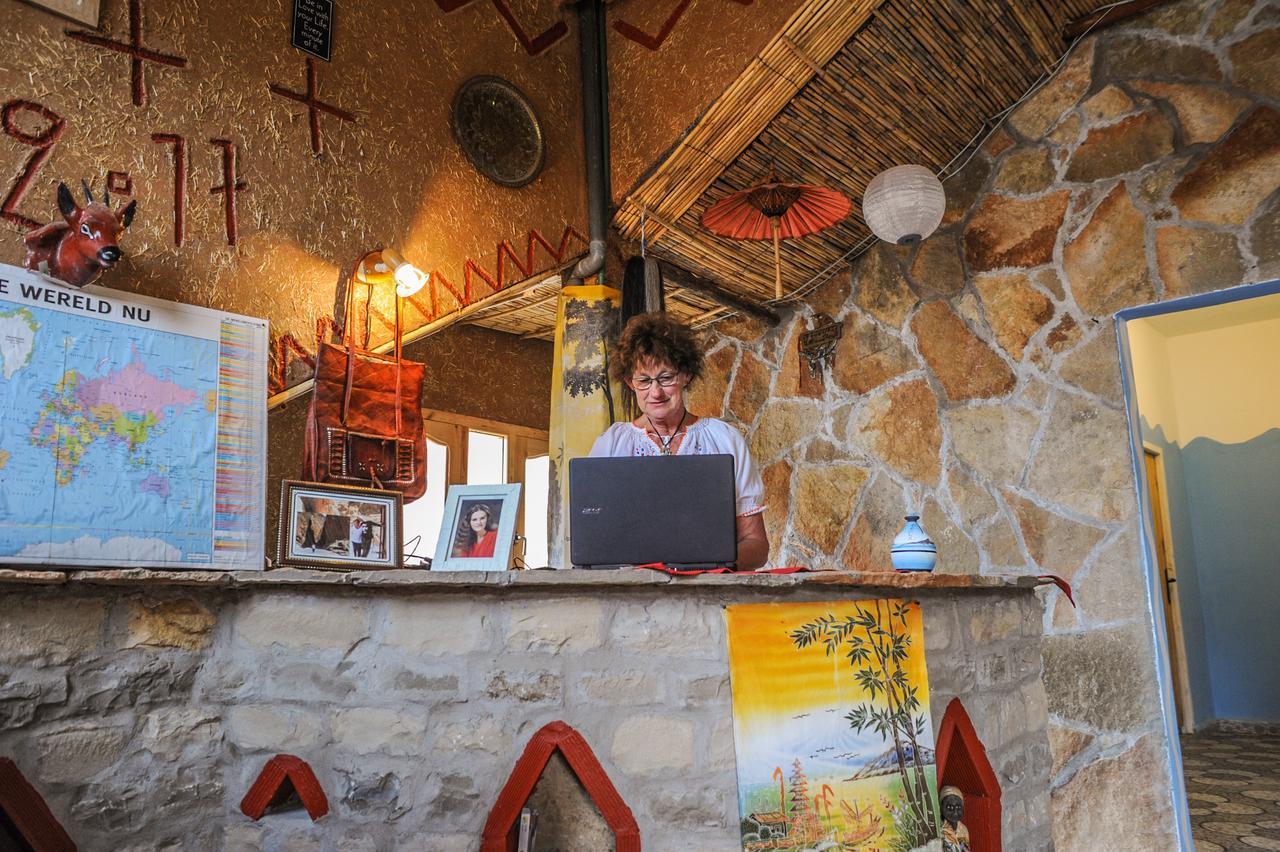 Auberge Hostel Traditionnel 廷吉尔 外观 照片