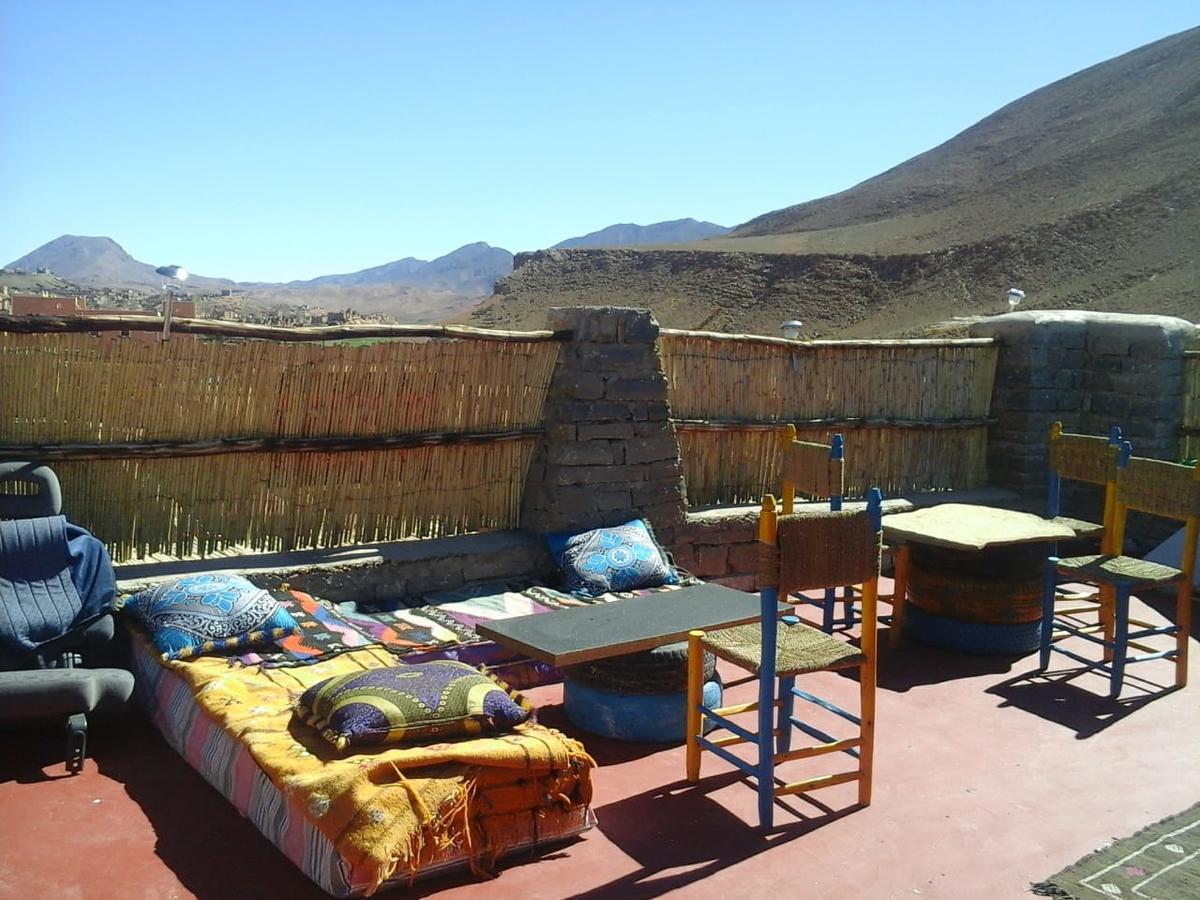 Auberge Hostel Traditionnel 廷吉尔 外观 照片