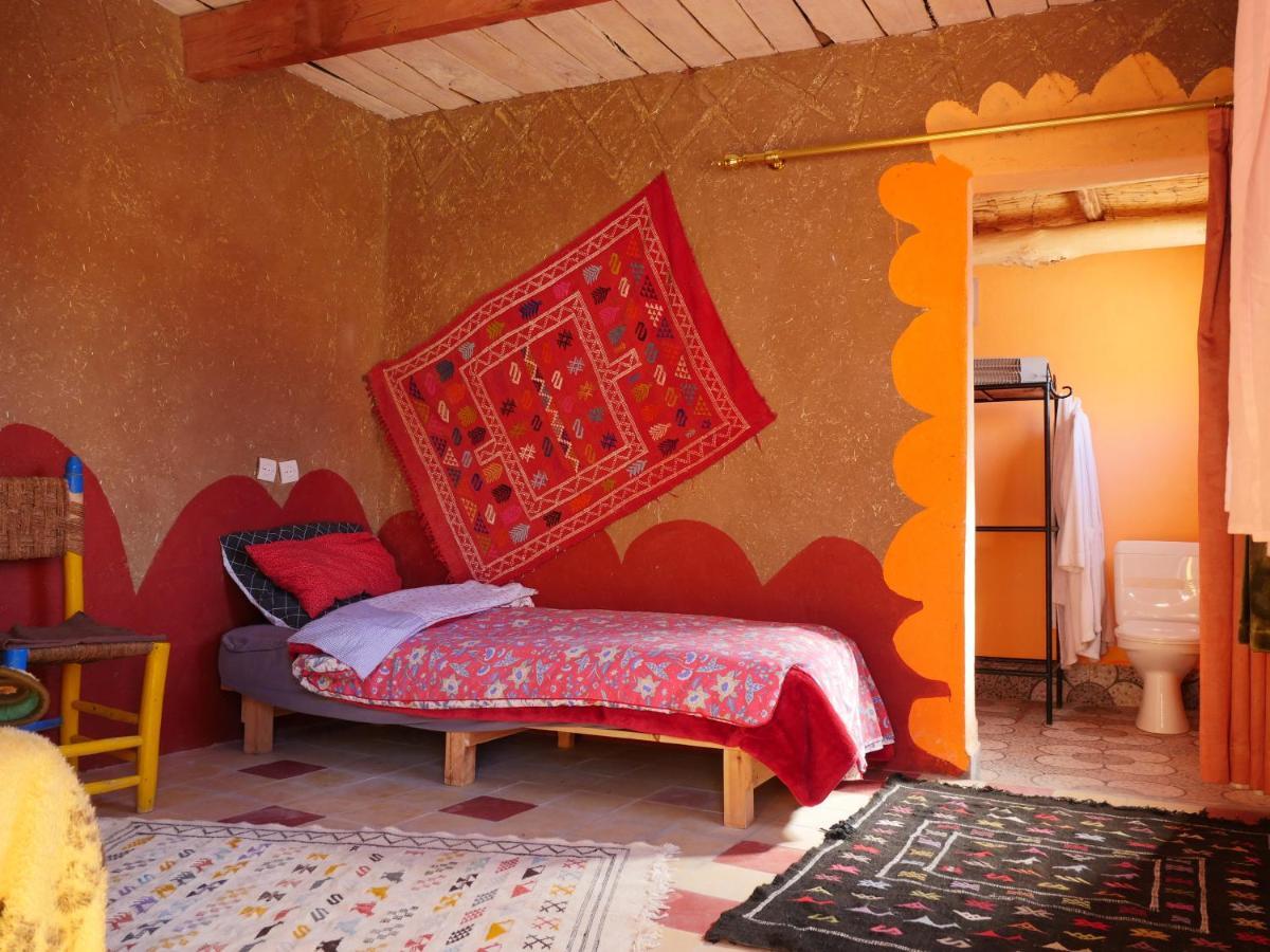 Auberge Hostel Traditionnel 廷吉尔 外观 照片
