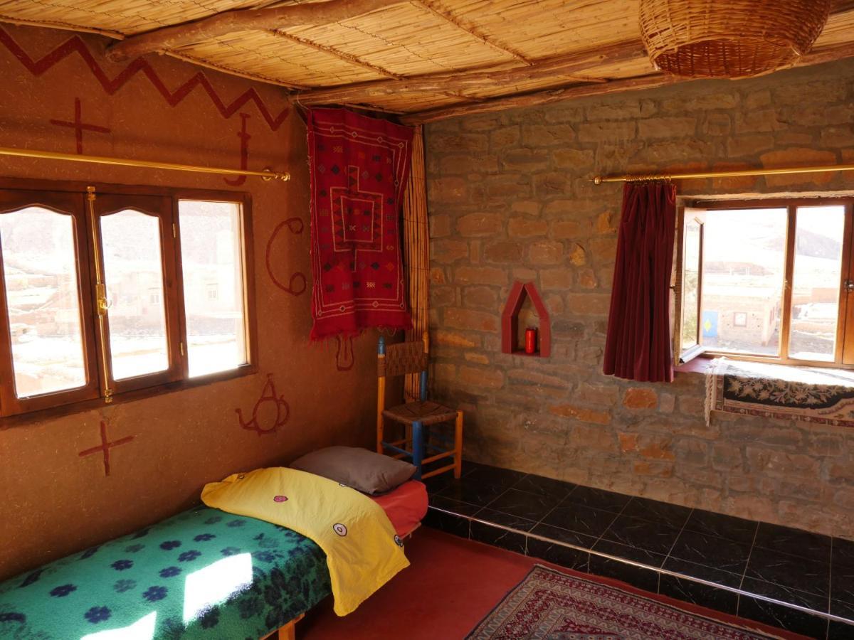 Auberge Hostel Traditionnel 廷吉尔 外观 照片