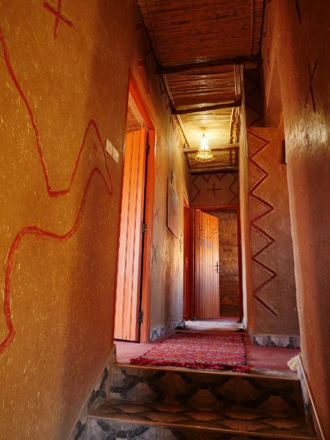 Auberge Hostel Traditionnel 廷吉尔 外观 照片
